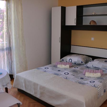 Apartments Milatic Єлса Екстер'єр фото