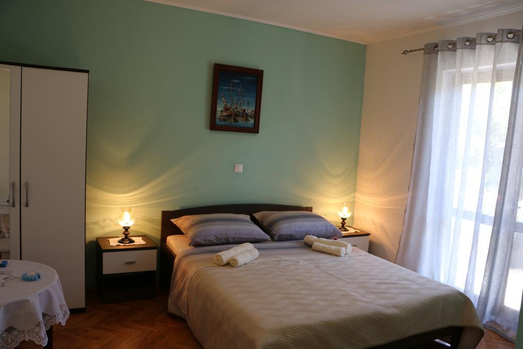 Apartments Milatic Єлса Екстер'єр фото