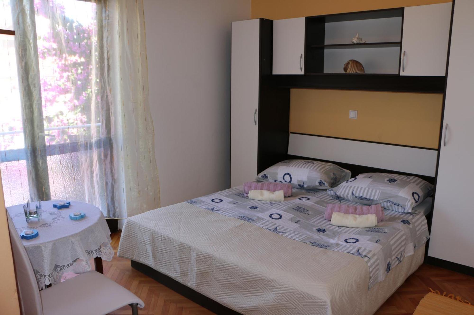 Apartments Milatic Єлса Екстер'єр фото