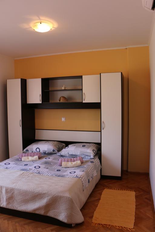 Apartments Milatic Єлса Екстер'єр фото