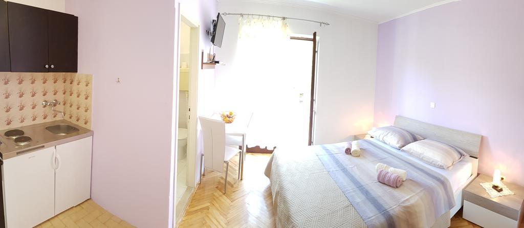 Apartments Milatic Єлса Екстер'єр фото