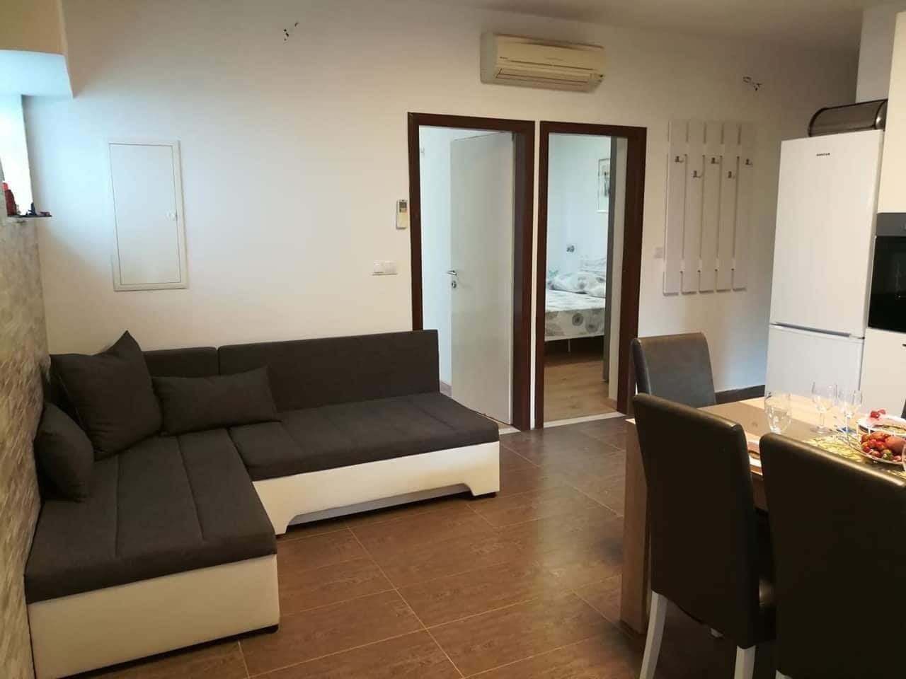 Apartments Milatic Єлса Екстер'єр фото